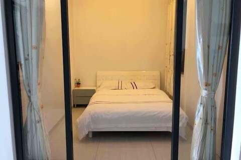 Beibuwan Yihao Dibiao Seaview Apartment Hotel