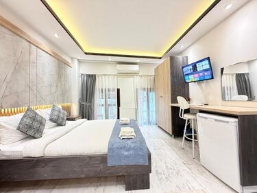 The Blue Mansion Modern Rooms