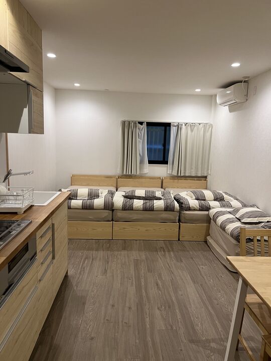 room detail thumbnail 0