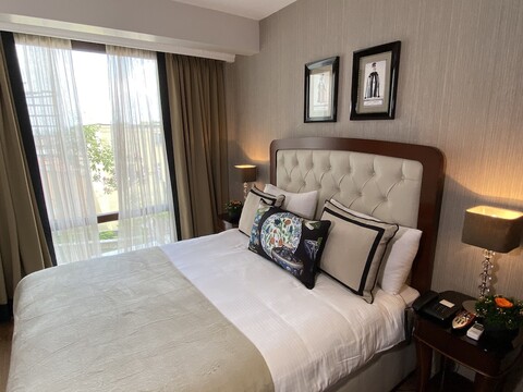 포 도어스 호텔