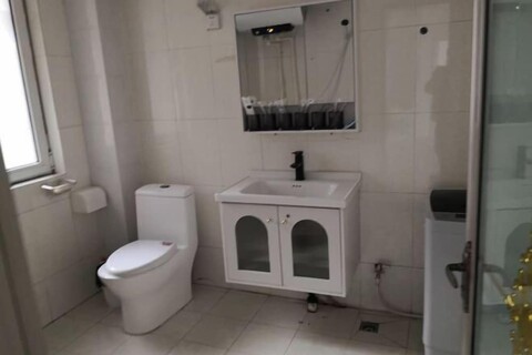 1 Minute Seaview Apartment