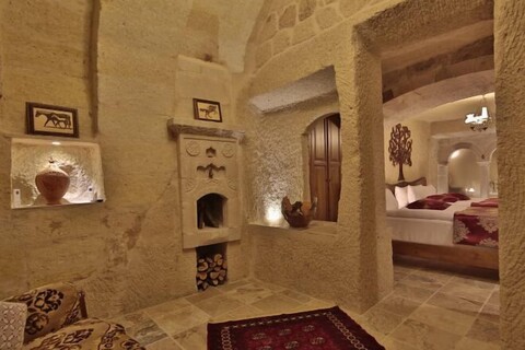 Aren Cave Hotel and Art Gallery