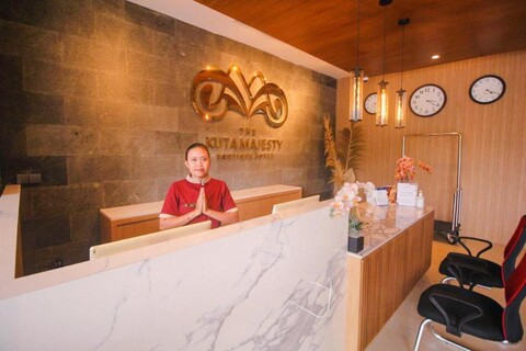 쿠타 매제스티 호텔