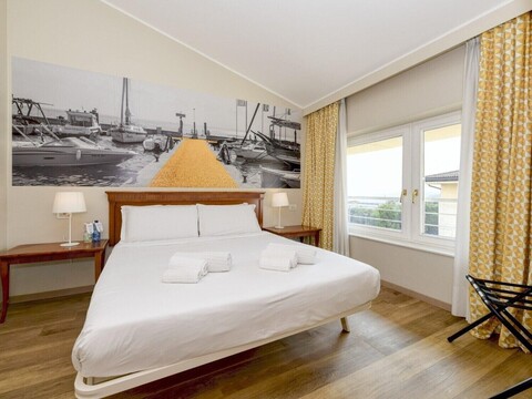 B&B 호텔 아피 - 라고 디 가르다