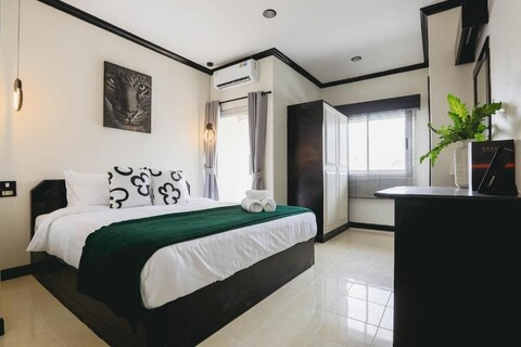 윙크 시티 파통 비치