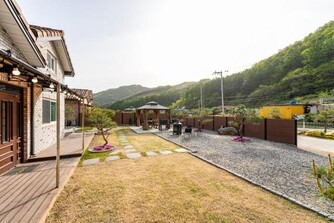 숲속 작은집 펜션