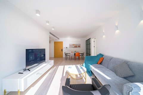 타임스 쉬자후이 2베드룸 아파트, 지하철 근처