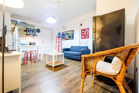 Modern and Comfy 3Br Bassura City Apartment