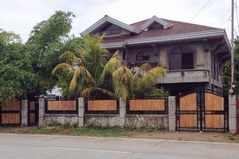 RedDoorz Hostel @ Madrias Pension House Isabela