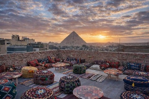 브래스벨 바이 피라미드, 그랜드 뮤지엄 근처