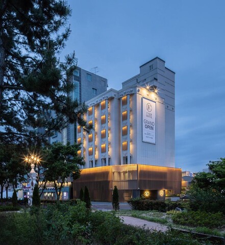 Ulsan Mugeodong ESER Hotel