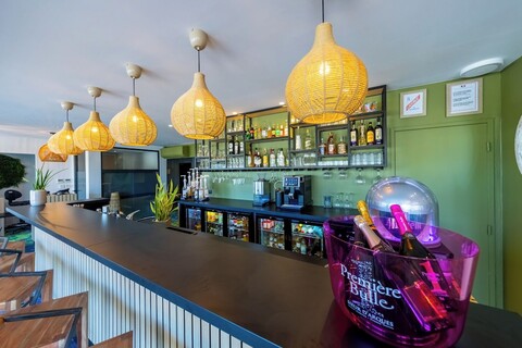 오텔 퐁 루즈, 카르카손