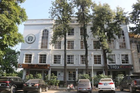 쓰리 트리스 호텔