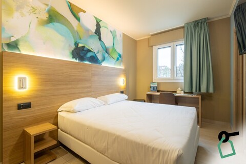 홀리데이 코넬리아노