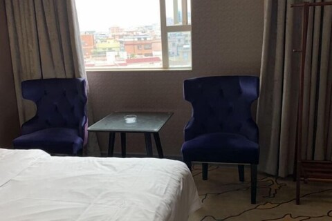 Jade Business Hotel (Jade Street, Pingzhou, Foshan)