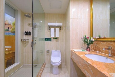 Vienna Hotel (Suzhou Industrial Park, Yangcheng Lake, Fashion Stage)