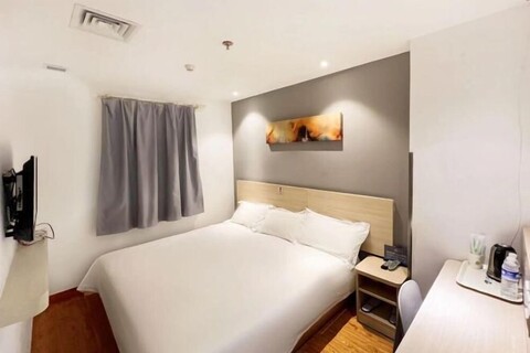 Xiaomei Hotel (Beijing Universal Studios Tuqiao Subway Station)