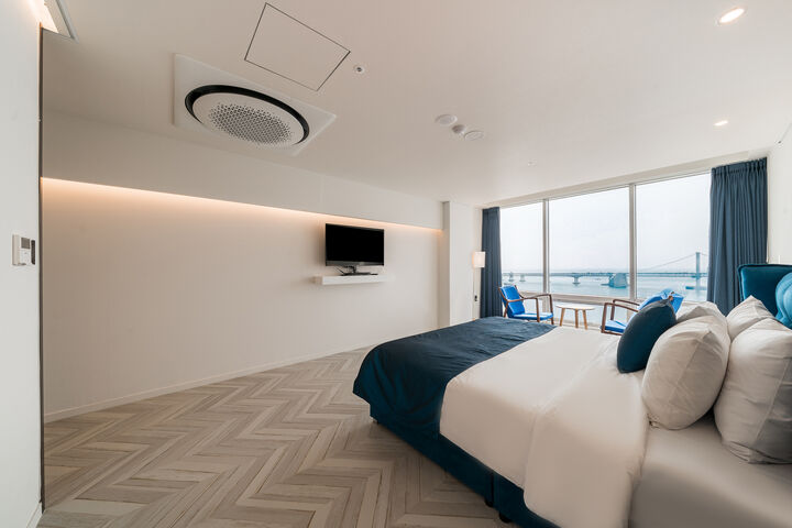 room detail thumbnail 1