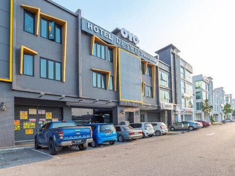 OYO 44064 데 스위트 부티크 호텔