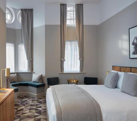 빅토리 하우스 레스터 스퀘어