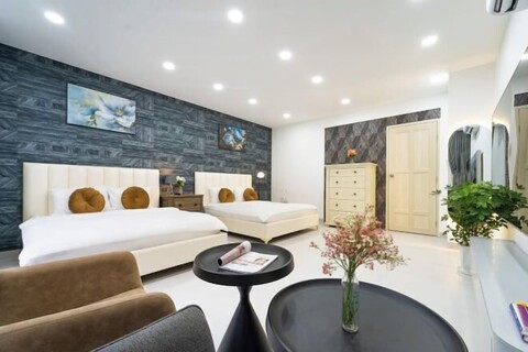 KN Holiday Home in Global City