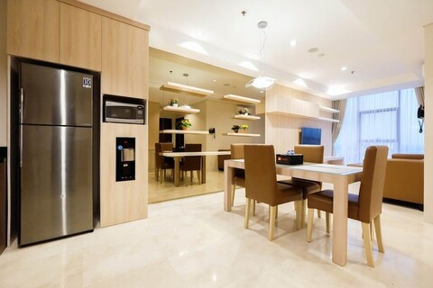 2Br Cozy and Modern l'Avenue Apartment