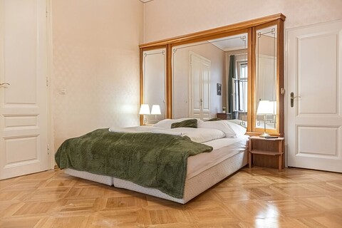 밝고 중앙에 위치한 방, 장기 숙박에 이상적