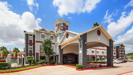 Best Western Plus Northwest Inn & Suites