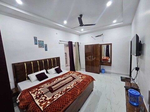 쉬브 샤이 스테이 홈