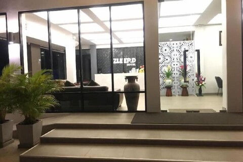Zleep D Hotel