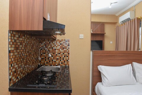 Good Choice Studio at Green Pramuka Apartment Near Shopping Center