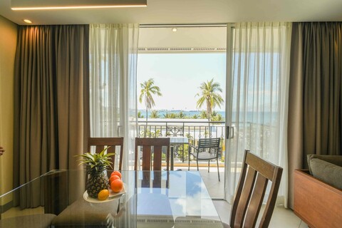 코트 메르디안 호텔 & 스위트