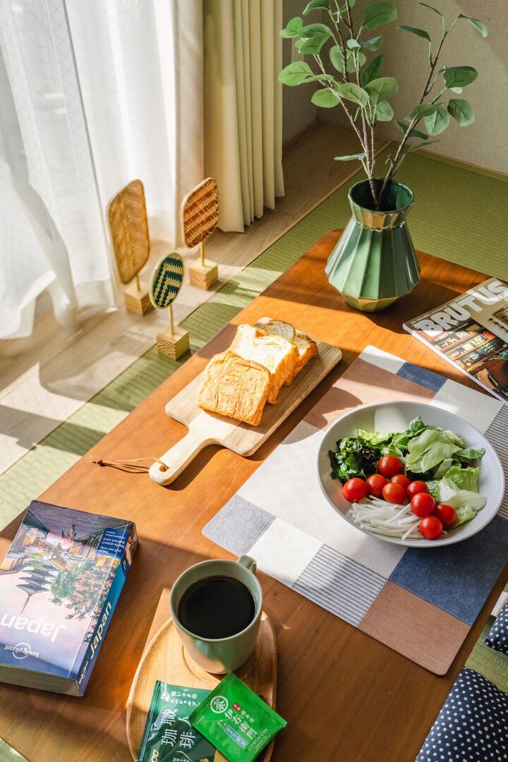 room detail thumbnail 2