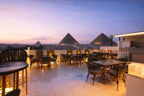 피라미드 온 더 스팟 인