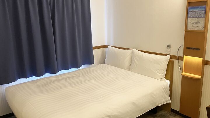 room detail thumbnail 1