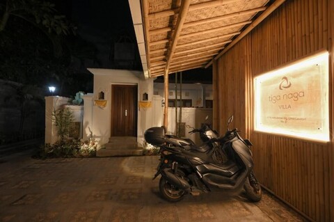 빌라 티가 나가 사누르