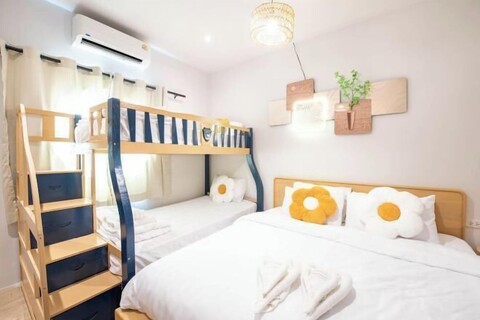 De Beach pool villa. New Villa 3 min walk from the beach 5 rooms