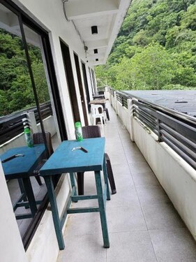 Chelle's apartelle-inn