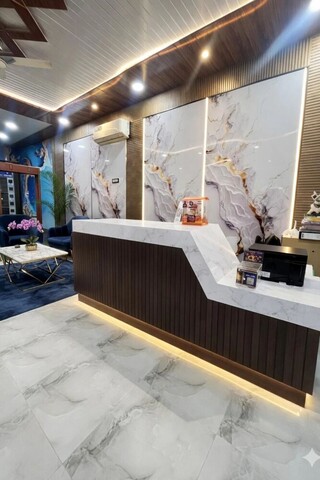 호텔 그랜드 빌라, 델리 공항 근처