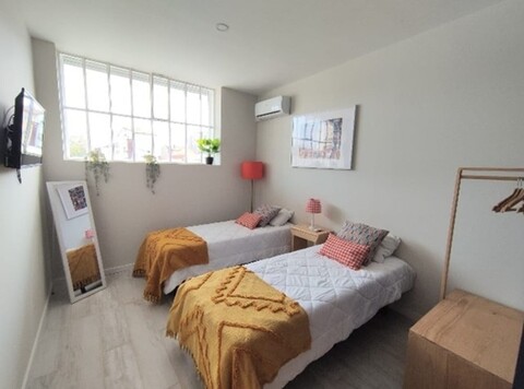 컬러풀 스튜디오 2, 시립 수영장 바이 베케이션이