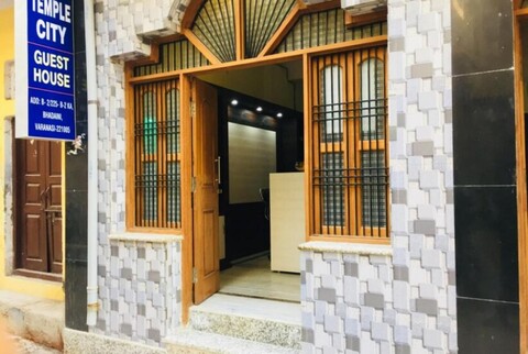Goroomgo Temple City guest house Varanasi 750 meters from Ganga Assi Ghat