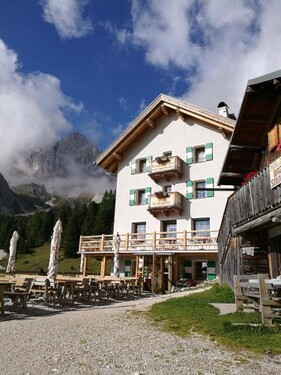 Rifugio Stella Alpina Spiz Piaz per escursionisti