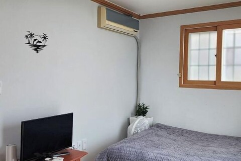 Ha-Wahyeon HOUSE: Great location, views and vibe!