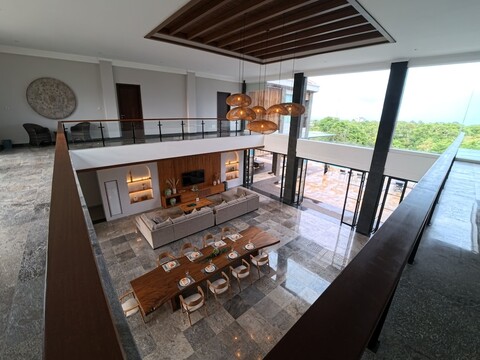 빌라 마이아, 프리미어 호스피탈리티 아시아