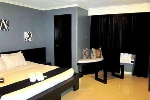 Richmond Plaza Hotel