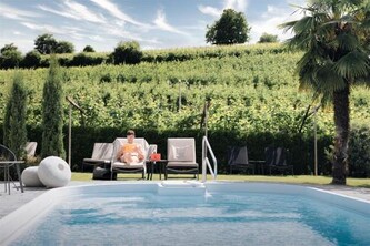 Lingers Suites & Residence