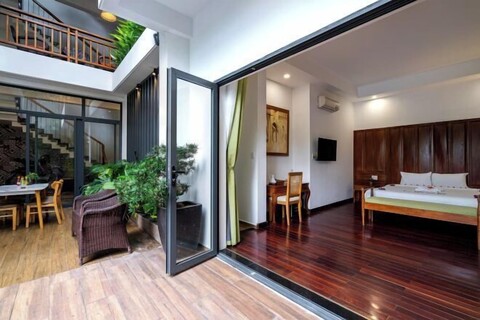 Palm Riverside Boutique