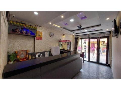 DhamStay Hotel UK Palace Near SeaBeach Swargadwar