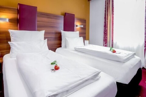 Tiptop Hotel Burgschmiet Garni