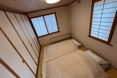 Whole House / 10 ppl/ 3 Parking /Free Wifi!